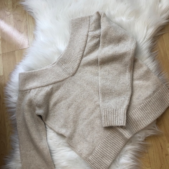 Classic Sweater in Cream - Picture 2 of 4